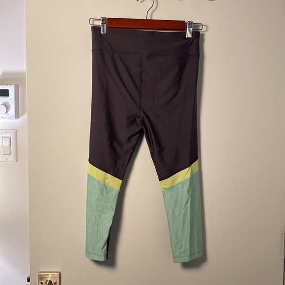 Under armour 3/4 leggings - Picture 3 of 3